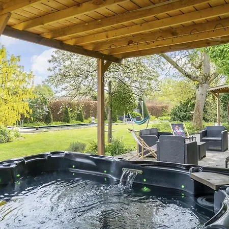 Maas&mechelen Massage & Wellness 住宿加早餐酒店 马斯梅赫伦
