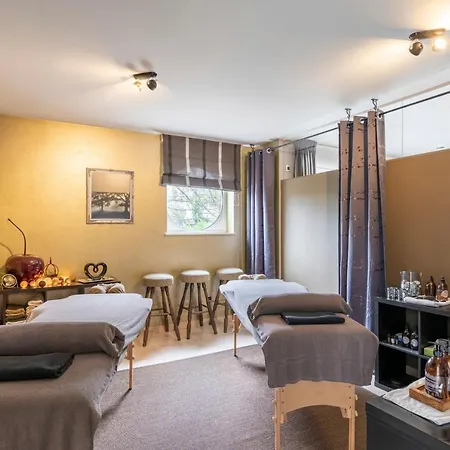 住宿加早餐酒店 Maas&mechelen Massage & Wellness